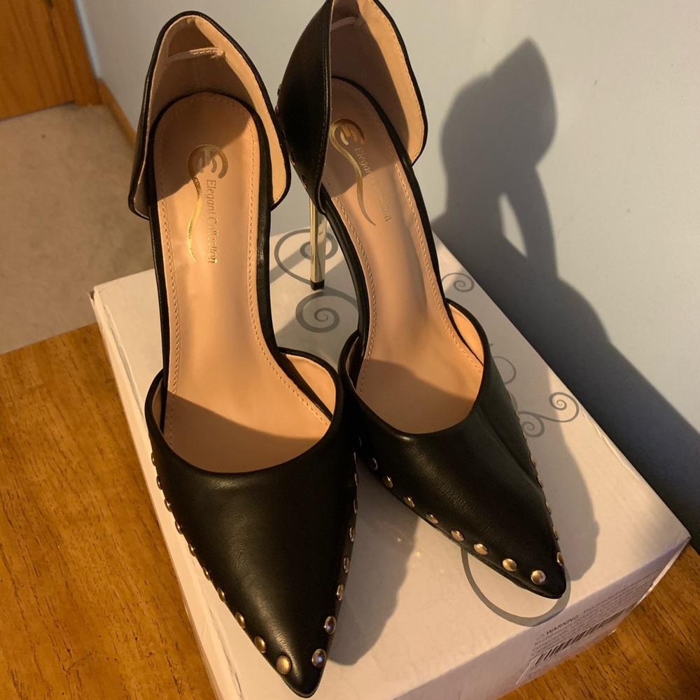 Women’s classic pointed toe pumps high heel.
